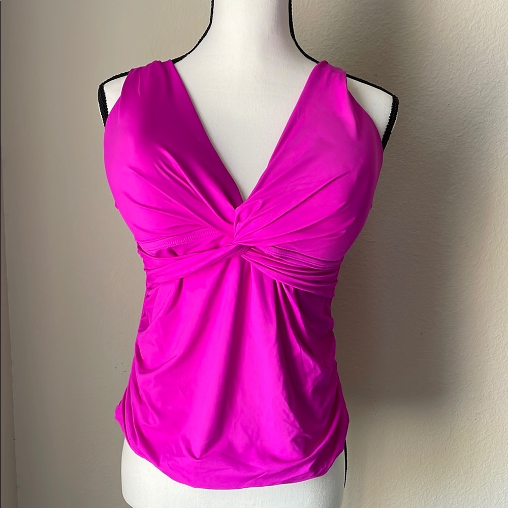 La Blanca Fuchsia Tankini Swim Top . Excellent New Condition .